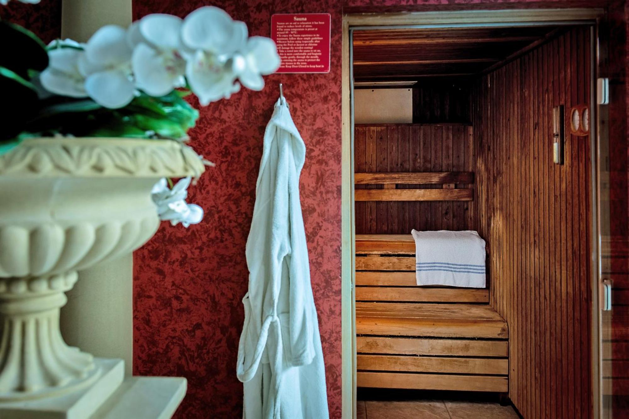 The Parsonage & 4*